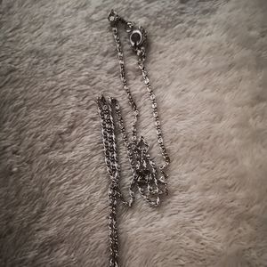 Silver tone necklace